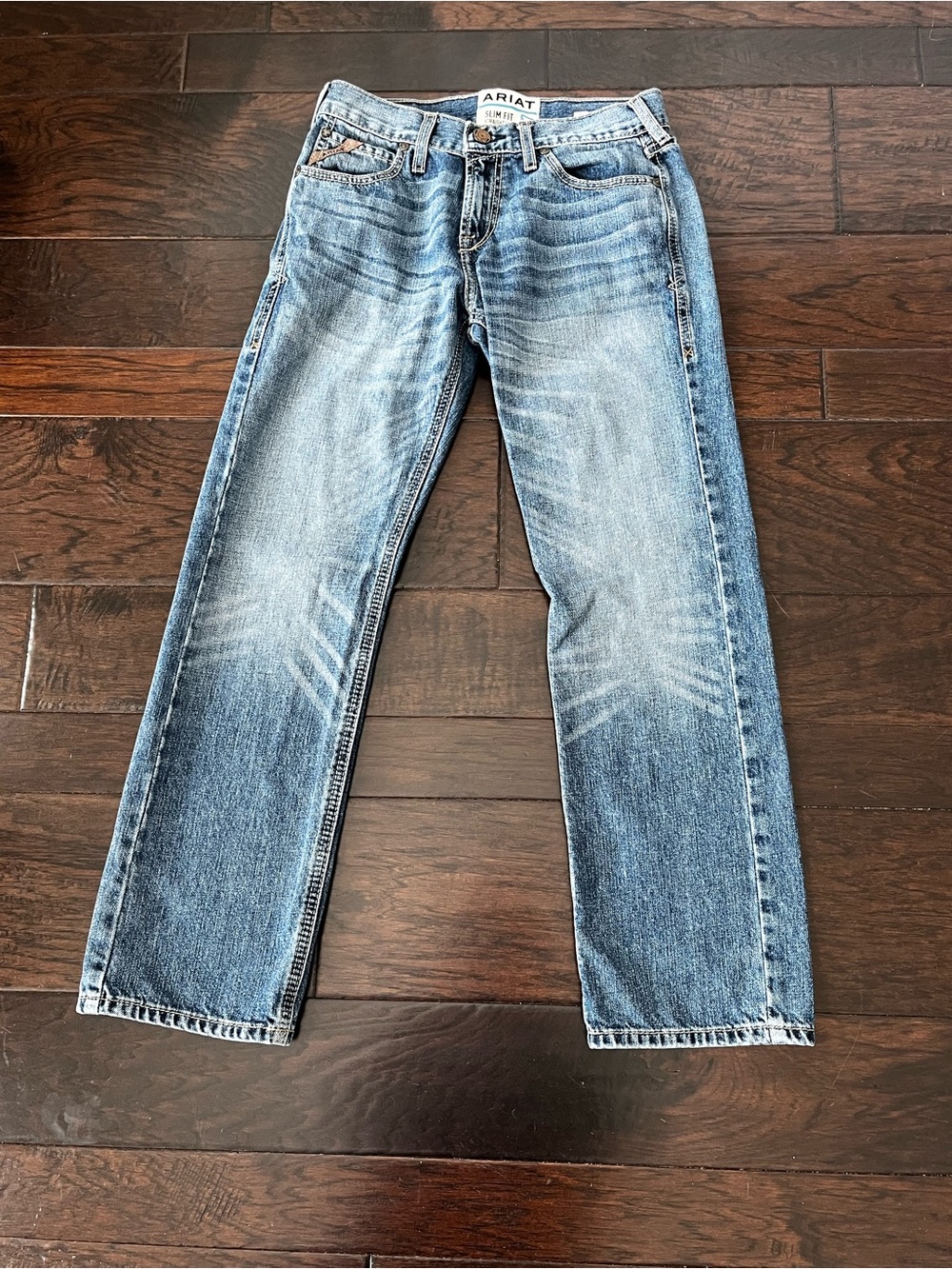 Ariat Men’s Slim Fit Straight Jeans; Size 30x30.   Inseam measures 29”